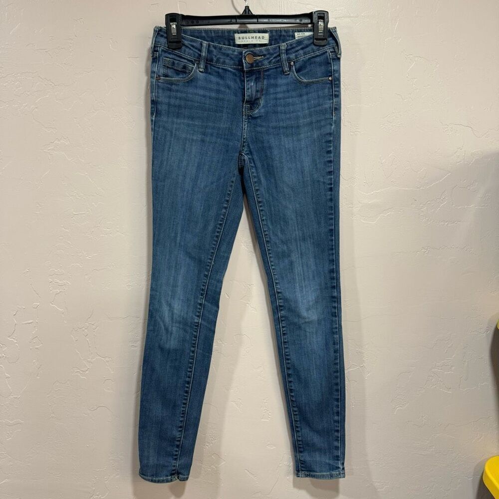 Bullhead denim co. Mid rise skinniest jeans size 24